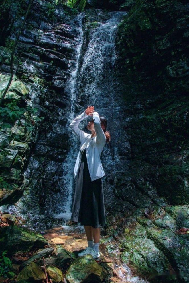 港股生物医药股集体下挫 药明系领跌药明康德跌超31%