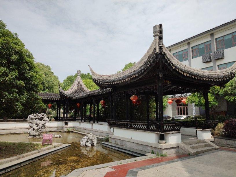 什么样的显示器才能保证色彩准确无色差游戏画面